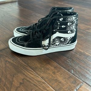 skull vans